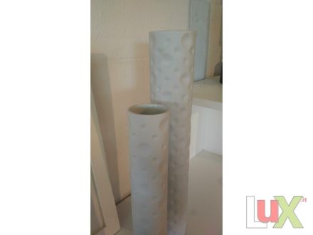 Weiße Vase, niedriges Modell.. | Weiss